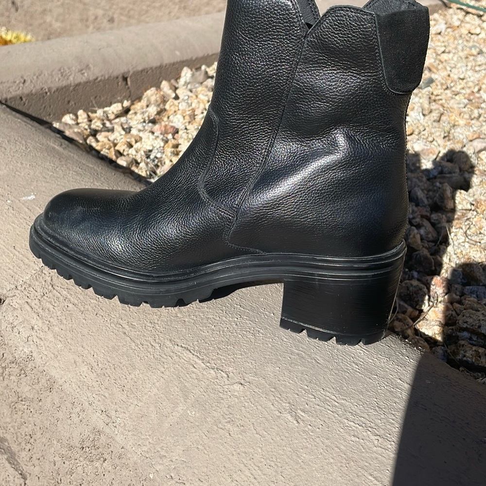 Chelsea Boots NWT